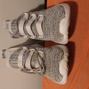 Men's Adidas gymshoes